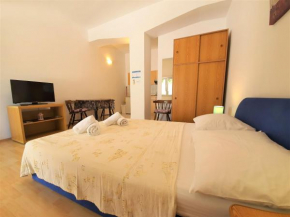Отель Apartment Julia  Пировац